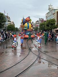 Mit Tobi und Tanja nach Disneyland® Paris