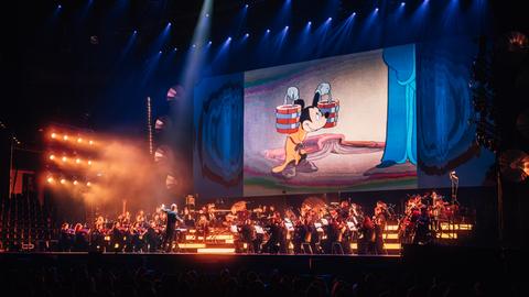 Pressefoto zeigt die Bühne von "Disney in Concert" bei der Show "Follow Your Dreams"